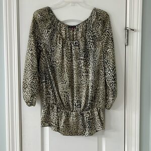 Vince Camuto 3/4 length sleeve blouse